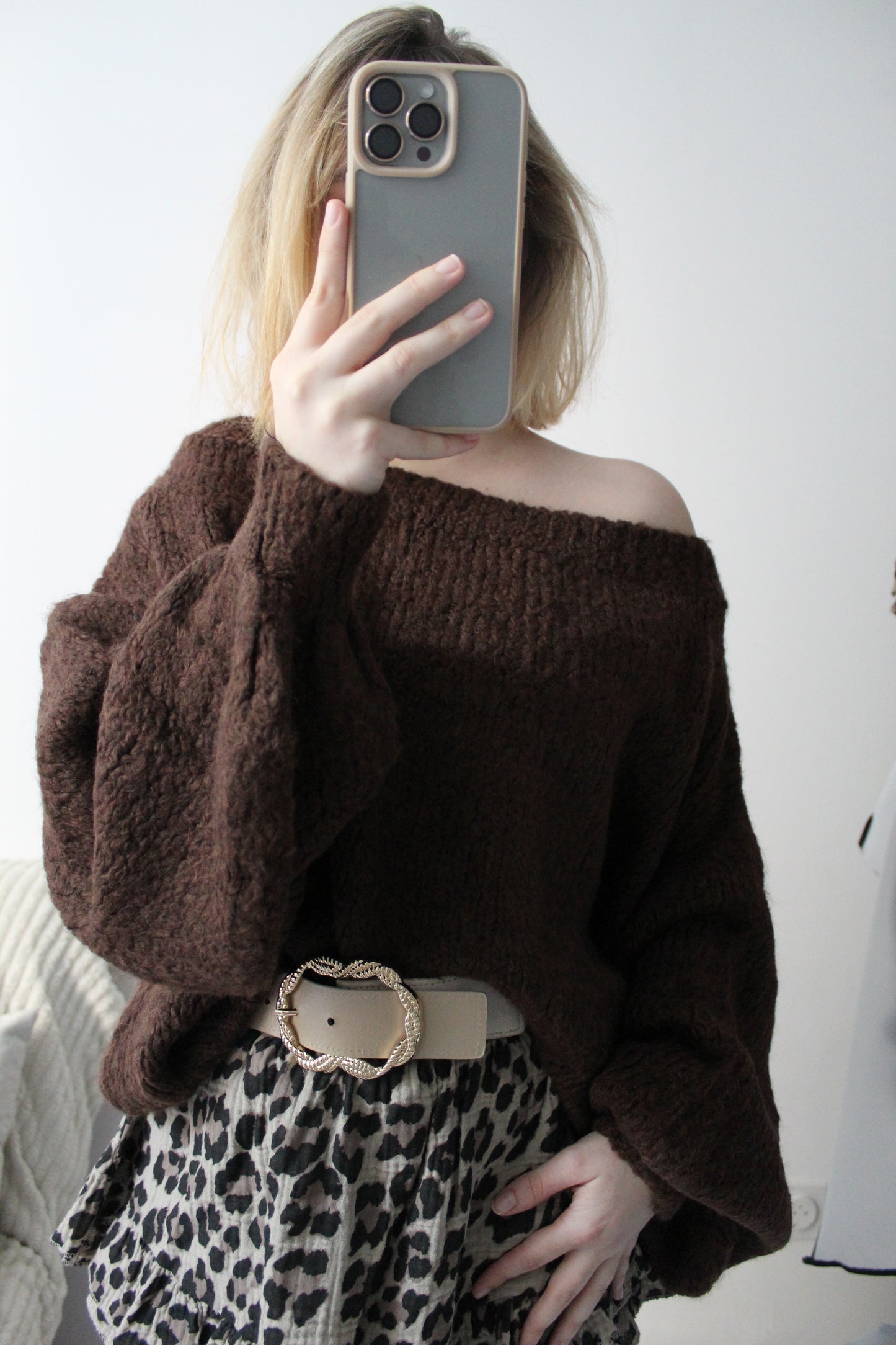 Pull épaules dénudées Marron