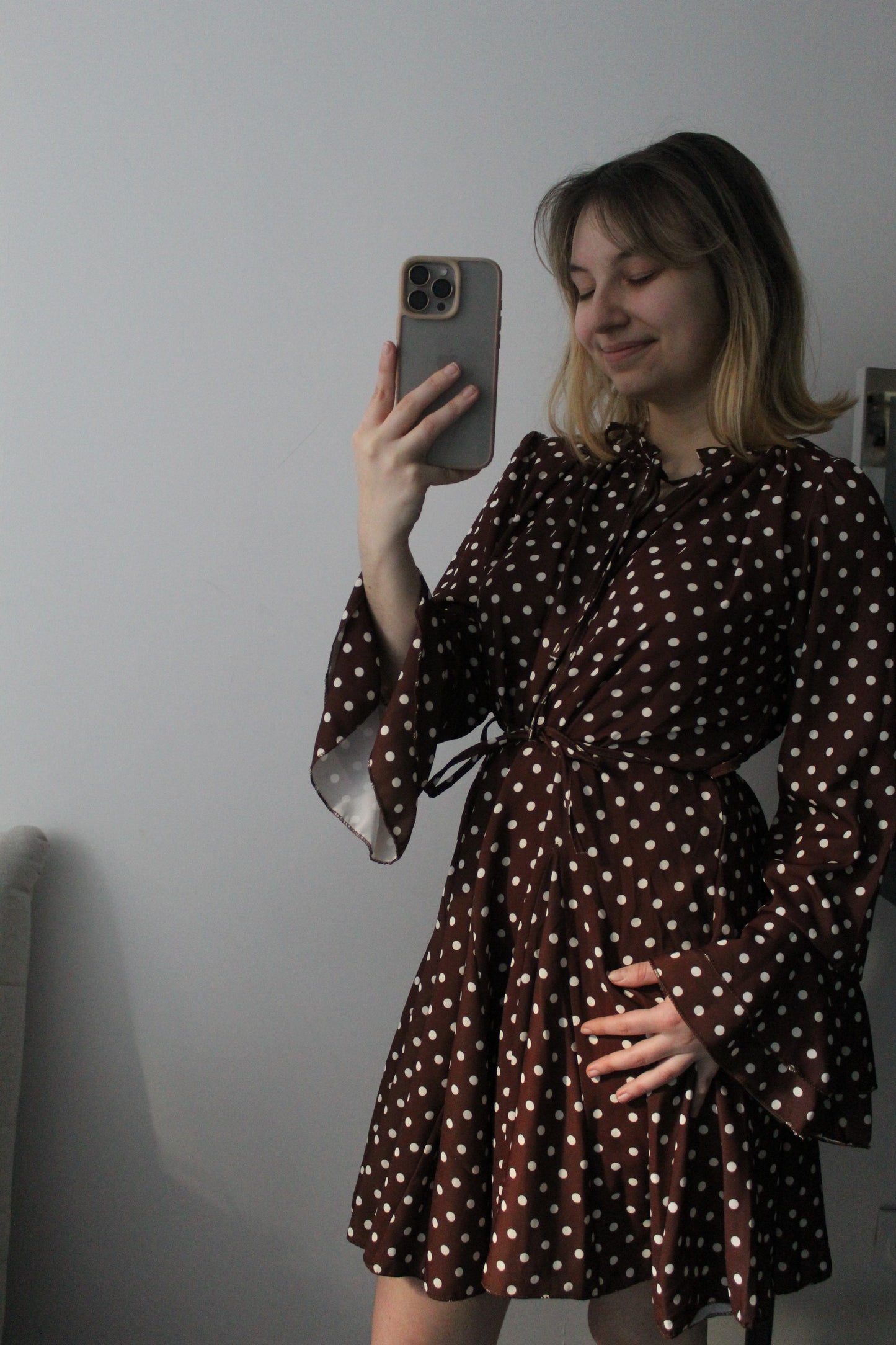 Robe à pois marron foncé