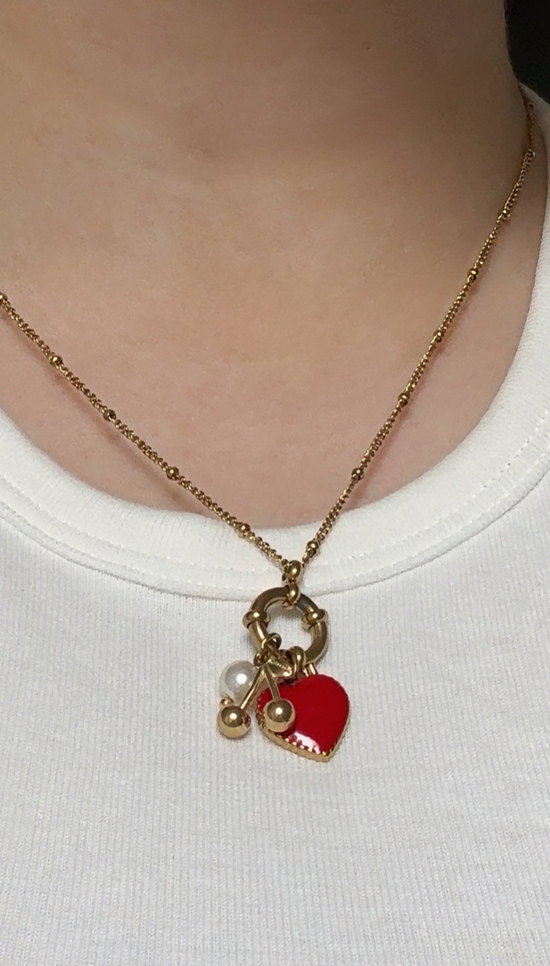 Collier Cherry