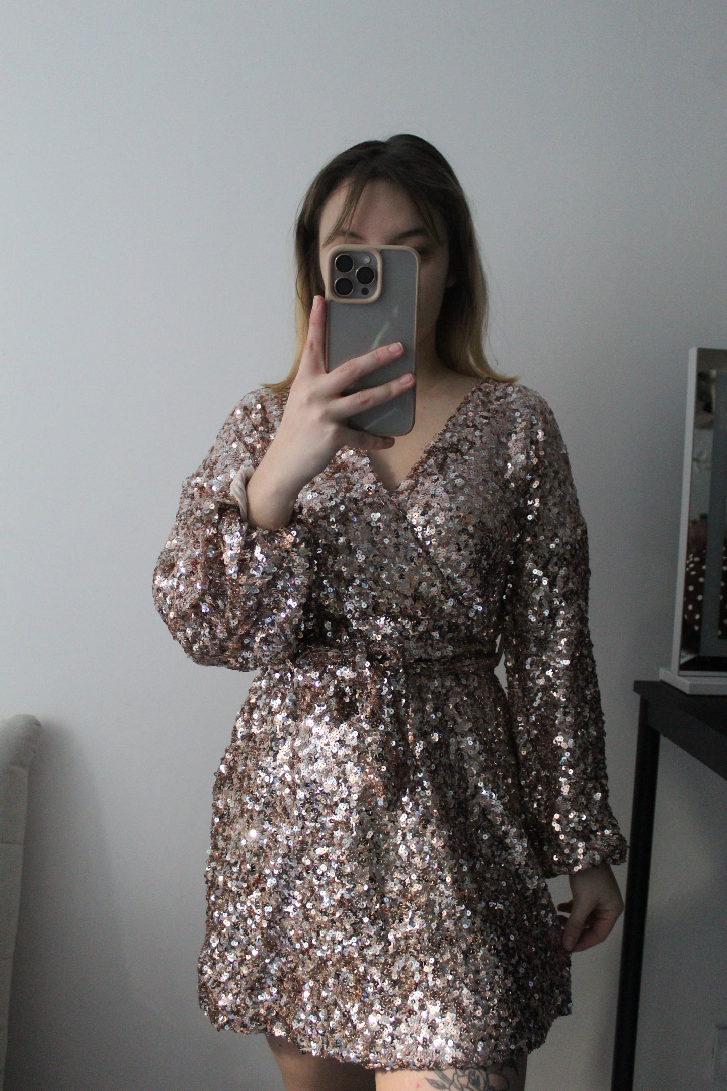 Robe à sequins, à nouer